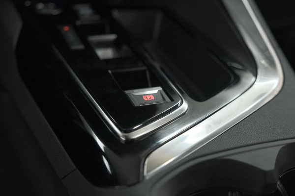 Peugeot 5008 PureTech 130 EAT8 Active Pack | 7 Zitplaatsen | Camera | Apple Carplay | Parkeersensoren