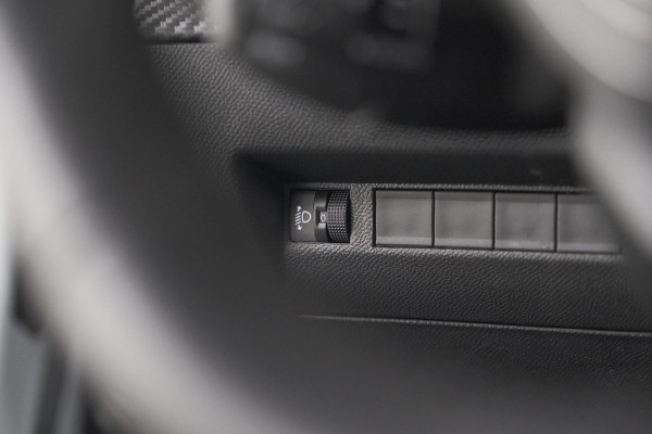Peugeot 2008 PureTech 100 Allure | Camera | Navigatie | Parkeersensoren | Apple Carplay