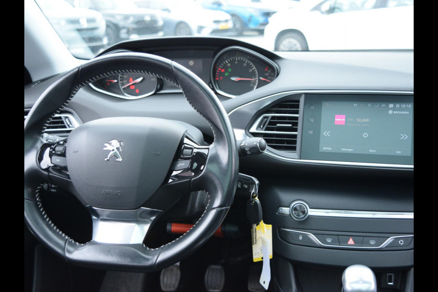 Peugeot 308 1.2 PureTech Allure NAVI & CARPLAY | PARKEERSENSOREN | E.C.C. |