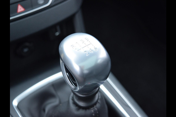 Peugeot 308 1.2 PureTech Allure NAVI & CARPLAY | PARKEERSENSOREN | E.C.C. |