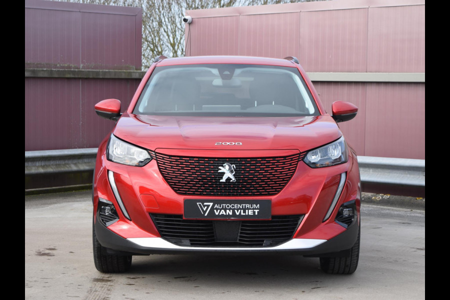 Peugeot e-2008 EV Allure Pack 50 kWh SOH 95% | STOELVERWARMING | CAMERA MET SENSOREN | NAVI & CARPLAY |