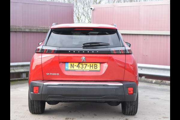 Peugeot e-2008 EV Allure Pack 50 kWh SOH 95% | STOELVERWARMING | CAMERA MET SENSOREN | NAVI & CARPLAY |
