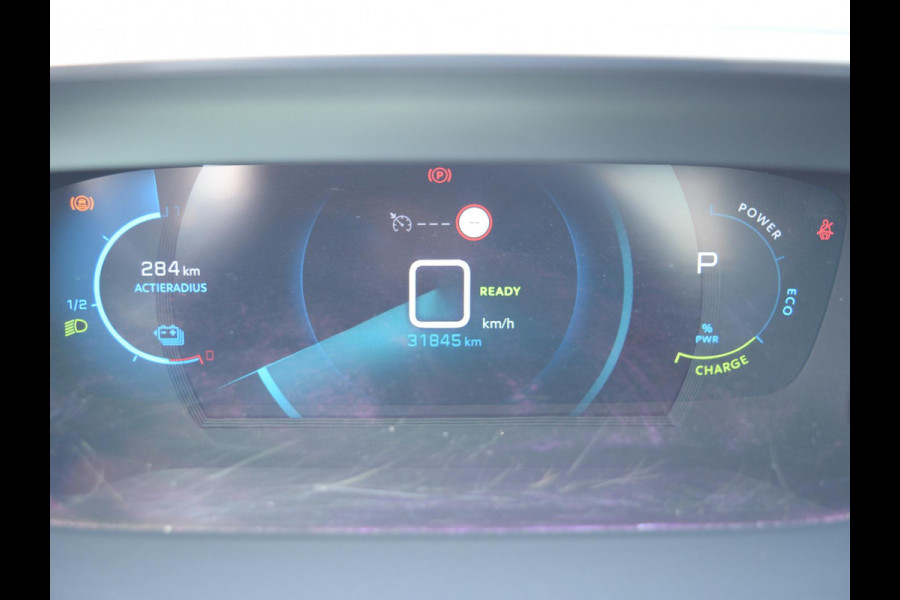 Peugeot e-2008 EV Allure Pack 50 kWh SOH 95% | STOELVERWARMING | CAMERA MET SENSOREN | NAVI & CARPLAY |