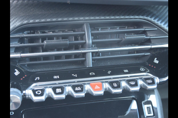 Peugeot e-2008 EV Allure Pack 50 kWh SOH 95% | STOELVERWARMING | CAMERA MET SENSOREN | NAVI & CARPLAY |