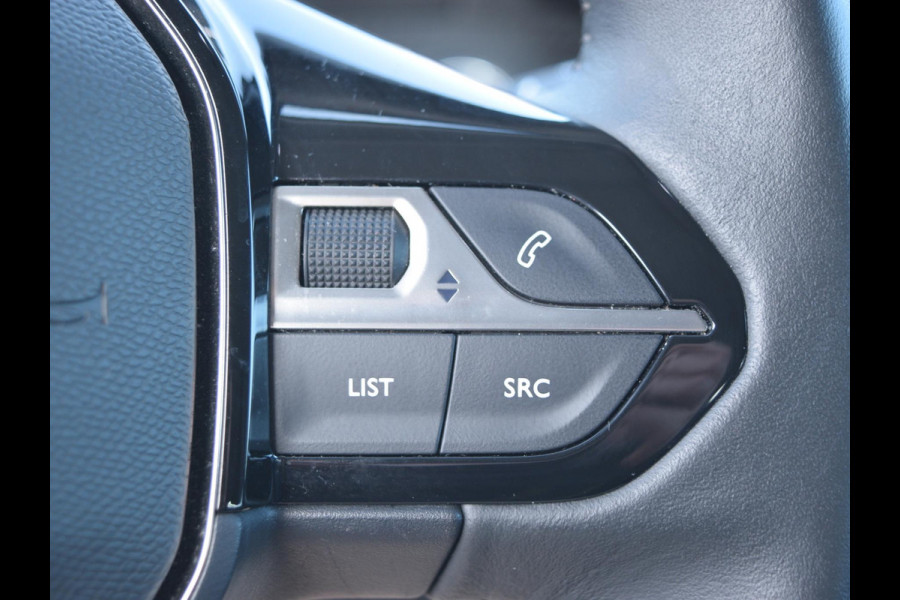 Peugeot e-2008 EV Allure Pack 50 kWh SOH 95% | STOELVERWARMING | CAMERA MET SENSOREN | NAVI & CARPLAY |