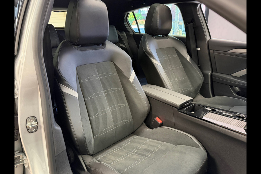 Opel Astra 1.2 TURBO GS 360 CAMERA PDC VOOR EN ACHTER MEMORY NAVI STOELVERWARMING STUURVERWARMING DODEHOEKBEWAKING LANE ASSIST