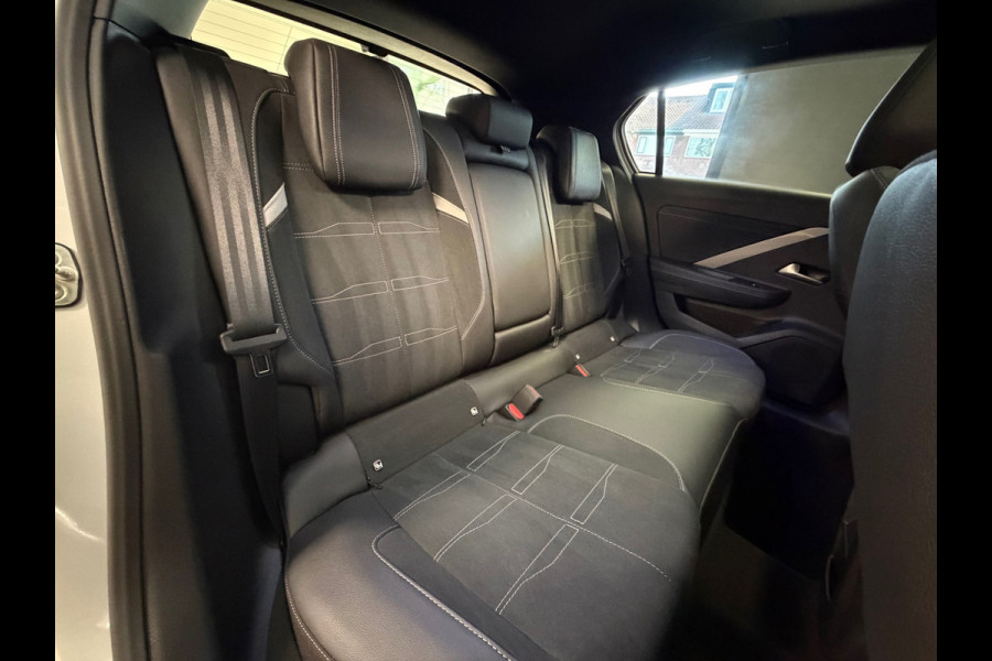 Opel Astra 1.2 TURBO GS 360 CAMERA PDC VOOR EN ACHTER MEMORY NAVI STOELVERWARMING STUURVERWARMING DODEHOEKBEWAKING LANE ASSIST