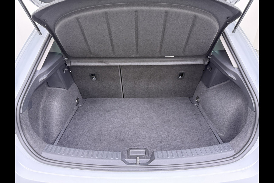 Seat Leon T 111pk Adap.Cruise Apple Carplay Android Camera Stoel+Stuurverwarming Pdc Navi* Ecc Business Lmv 19" Isofix DAB Led Front Assist Keyless-Go