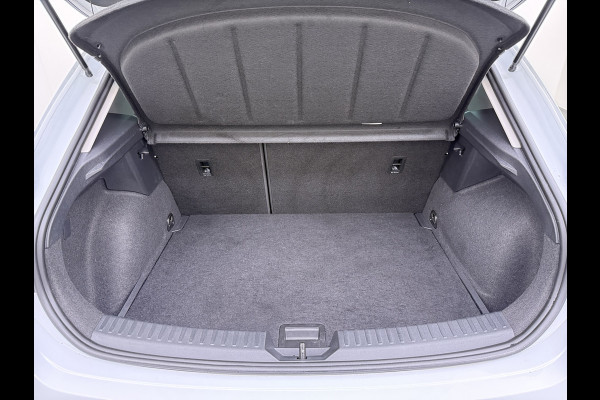 Seat Leon T 111pk Adap.Cruise Apple Carplay Android Camera Stoel+Stuurverwarming Pdc Navi* Ecc Business Lmv 19" Isofix DAB Led Front Assist Keyless-Go