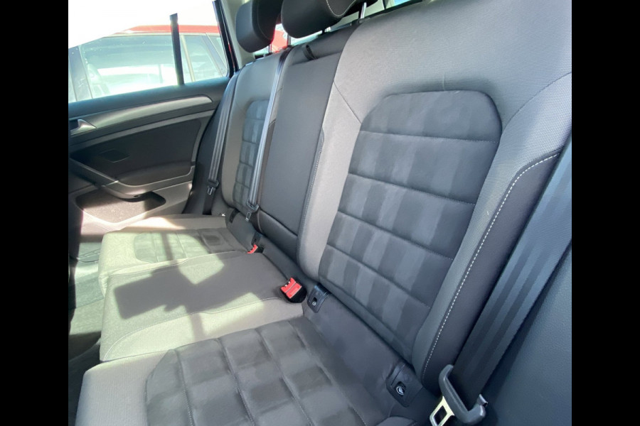 Volkswagen Golf Variant 1.5 TSI Comfortline Businnes Autom./ Clima/ Cruise/ MM/ 19"/ Trekhaak
