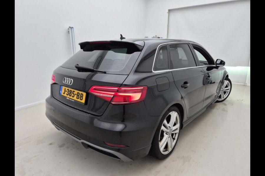 Audi A3 Sportback Aut. 35 TFSI S-Line | Virtual | Stoel Verwarming | Navi |