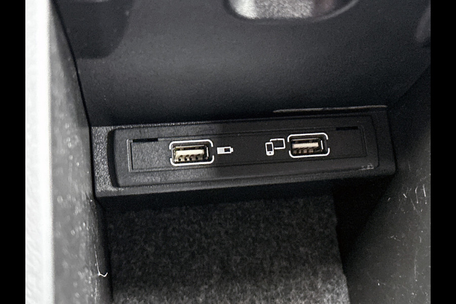 Mercedes-Benz CLA-Klasse 180 Business Solution AMG Upgrade Edition | NL-Auto | Perfect onderH | AchterCam | StoelverW| Etc