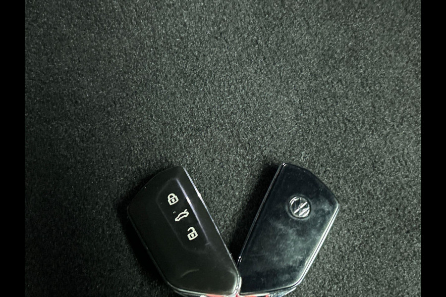 Volkswagen ID.3 Life 58 kWh Airco ECC Full LED Navi Carplay PDC VA+ Camera Adaptive Cruise Control 18" LM Velgen