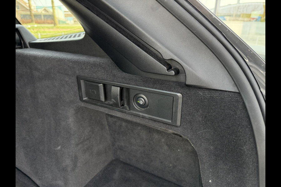 BMW 3 Serie Touring Aut. 330e High Exe. M-Sport Individual | SoH 98% | Trekhaak | Panorama | 360 Camera | Leder | VOL! |