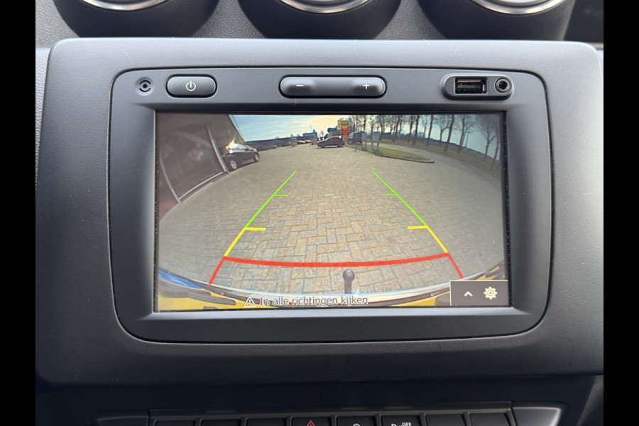 Dacia Duster 1.3 TCe Prestige / Trekhaak (1.500 KG) / Camera / Sensoren Achter / LM 17'' /