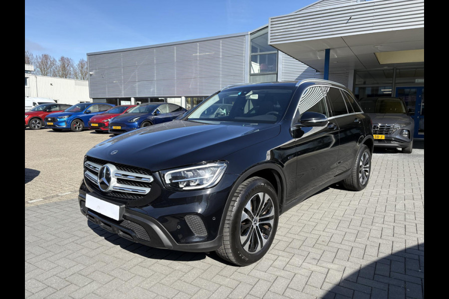 Mercedes-Benz GLC 300e 4MATIC 320pk | Plug-in Hybride | PHEV | Panoramadak | Achteruitrijcamera | Adaptive cruise control