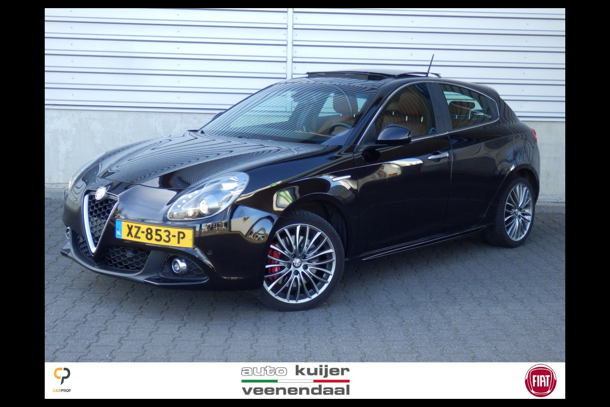 Alfa Romeo Giulietta 1.4 170pk Automaat | Elektr. Panormadak | Leder | Navi |