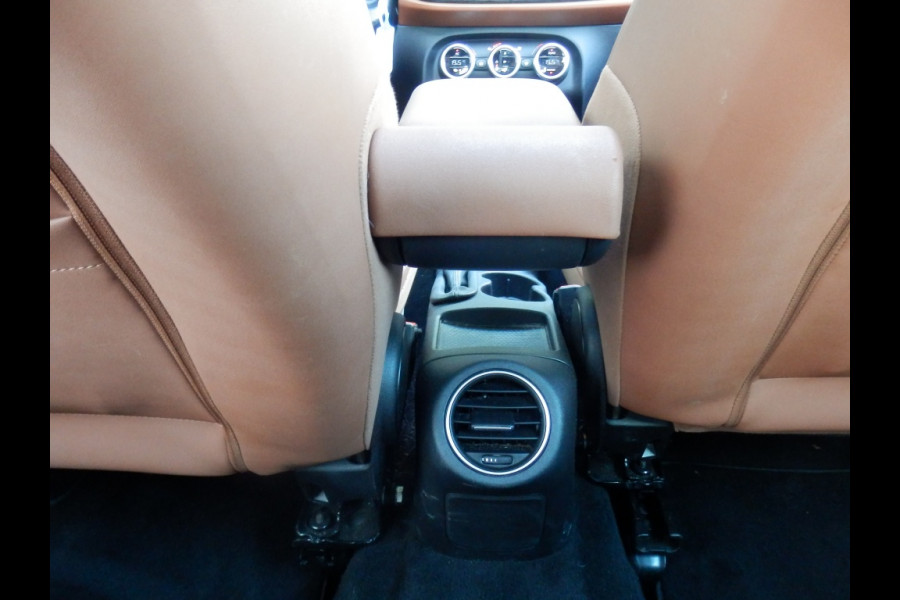 Alfa Romeo Giulietta 1.4 170pk Automaat | Elektr. Panormadak | Leder | Navi |