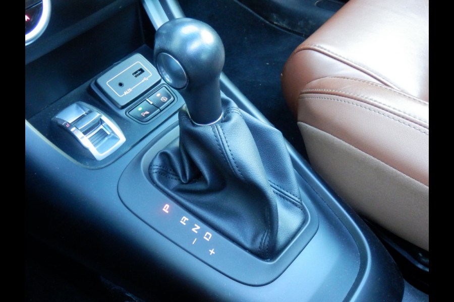 Alfa Romeo Giulietta 1.4 170pk Automaat | Elektr. Panormadak | Leder | Navi |