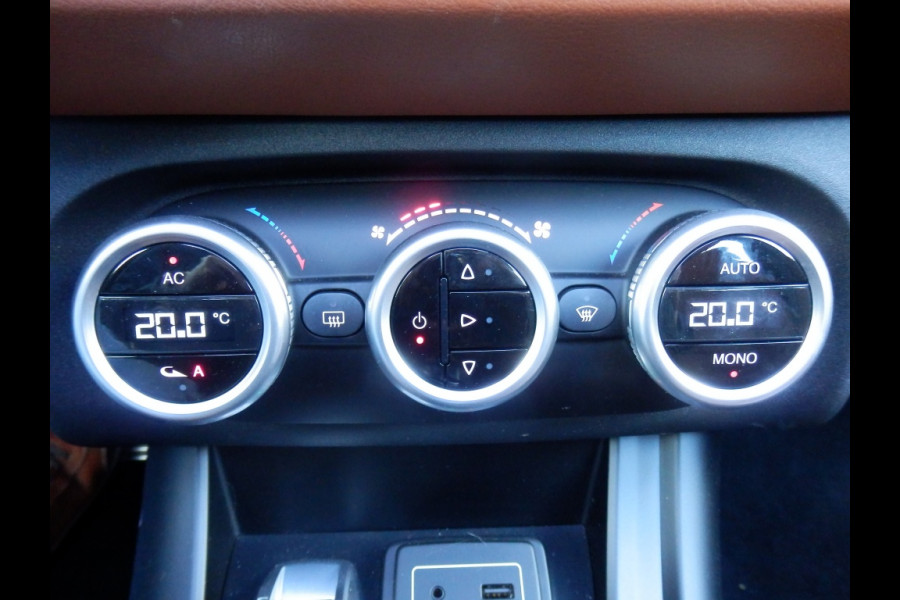 Alfa Romeo Giulietta 1.4 170pk Automaat | Elektr. Panormadak | Leder | Navi |