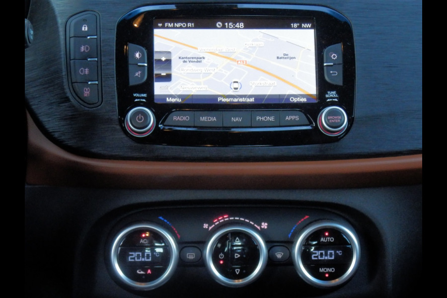 Alfa Romeo Giulietta 1.4 170pk Automaat | Elektr. Panormadak | Leder | Navi |