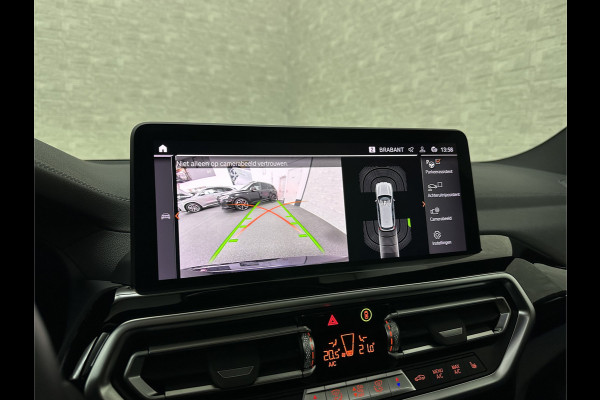 BMW iX3 M-Sport 80 kWh | Panorama | Leder | 99% SOH | ACC | Trekhaak | Memory | Camera | 3-Zone Clima | Carplay | Getint Glas | Black-Optic | Stoelverwarming | Draadloos Laden | Bovag Garantie |