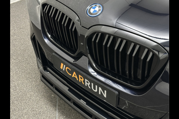 BMW iX3 M-Sport 80 kWh | Panorama | Leder | 99% SOH | ACC | Trekhaak | Memory | Camera | 3-Zone Clima | Carplay | Getint Glas | Black-Optic | Stoelverwarming | Draadloos Laden | Bovag Garantie |