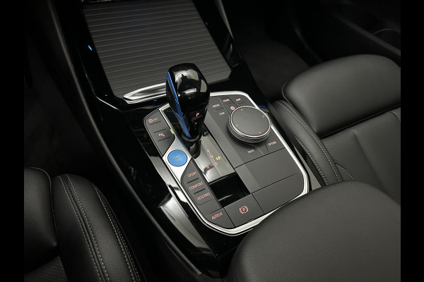 BMW iX3 M-Sport 80 kWh | Panorama | Leder | 99% SOH | ACC | Trekhaak | Memory | Camera | 3-Zone Clima | Carplay | Getint Glas | Black-Optic | Stoelverwarming | Draadloos Laden | Bovag Garantie |