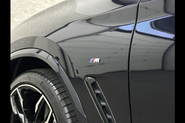 BMW iX3 M-Sport 80 kWh | Panorama | Leder | 99% SOH | ACC | Trekhaak | Memory | Camera | 3-Zone Clima | Carplay | Getint Glas | Black-Optic | Stoelverwarming | Draadloos Laden | Bovag Garantie |