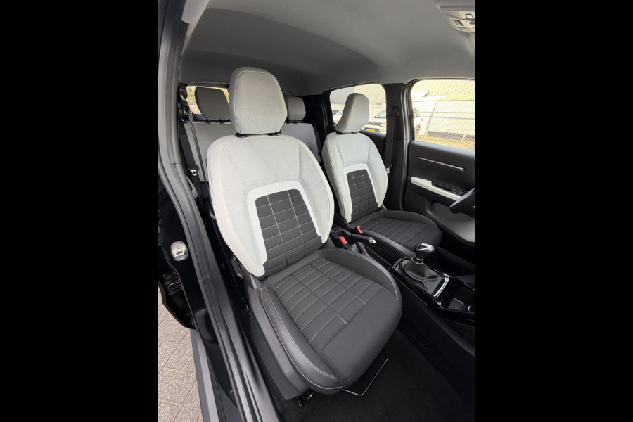 Citroën C3 100pk Max (Camera - LED - Automatische Airco - Navigatie - Parkeersensoren - Draadloos laden - Apple Carplay)