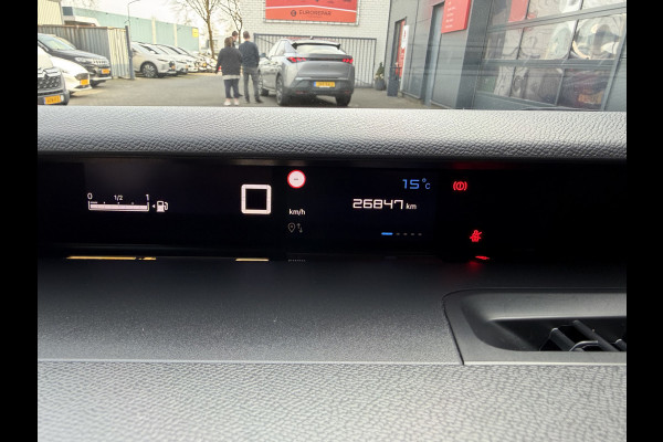 Citroën C3 100pk Max (Camera - LED - Automatische Airco - Navigatie - Parkeersensoren - Draadloos laden - Apple Carplay)
