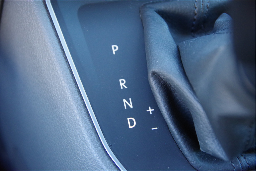 Volkswagen Crafter 35 2.0 TDI L3H3 177PK AUT. LED, ADAPT. CRUISE, STOELVERWARMING, STANDKACHEL, ERGO COMFORT STOEL GEV, CAMERA, NAVI, CLIMA, VOORRU