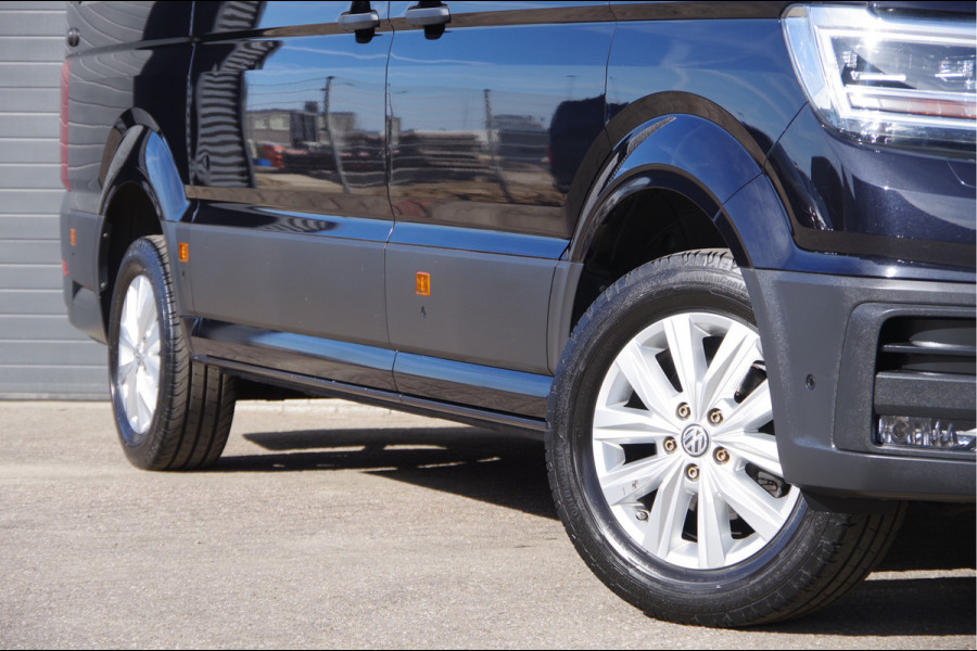 Volkswagen Crafter 35 2.0 TDI L3H3 177PK AUT. LED, ADAPT. CRUISE, STOELVERWARMING, STANDKACHEL, ERGO COMFORT STOEL GEV, CAMERA, NAVI, CLIMA, VOORRU