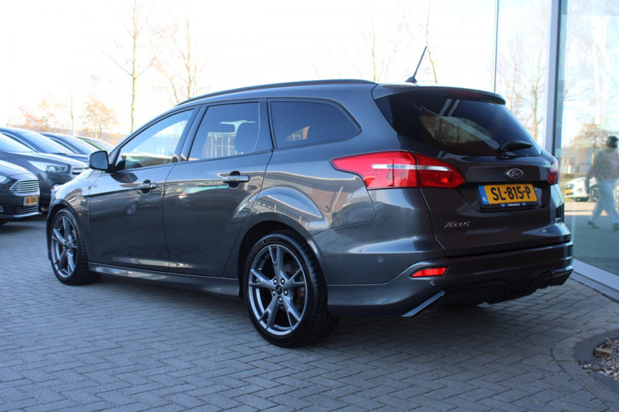 Ford FOCUS Wagon 1.0 ST-Line | Voorruitverwarming | 18 inch Lichtmetalen velgen | Cruise | Navi | PDC