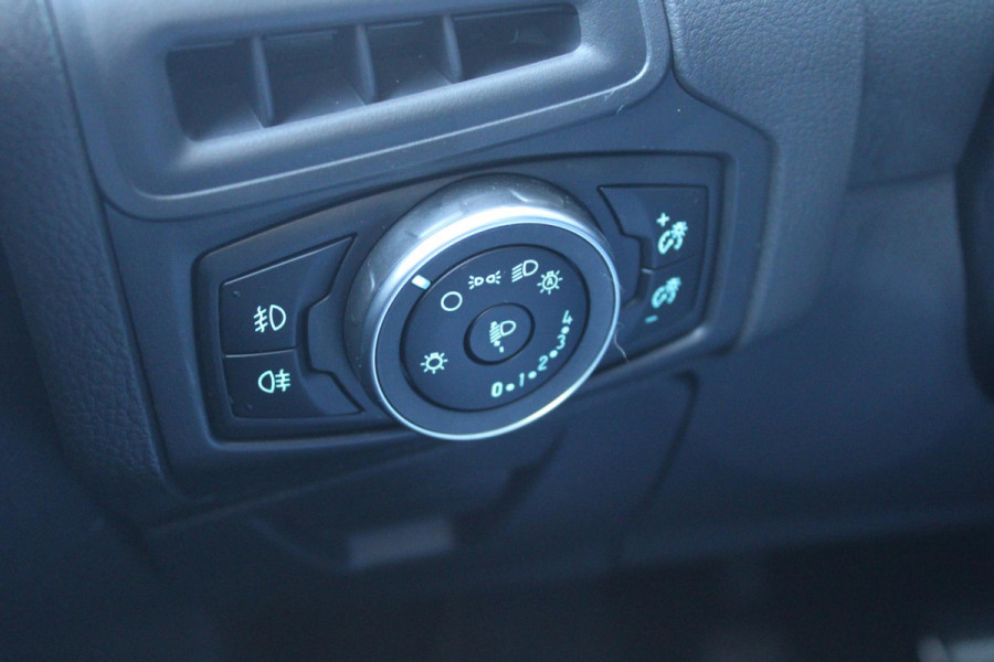 Ford FOCUS Wagon 1.0 ST-Line | Voorruitverwarming | 18 inch Lichtmetalen velgen | Cruise | Navi | PDC