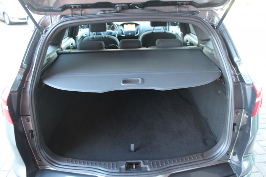 Ford FOCUS Wagon 1.0 ST-Line | Voorruitverwarming | 18 inch Lichtmetalen velgen | Cruise | Navi | PDC