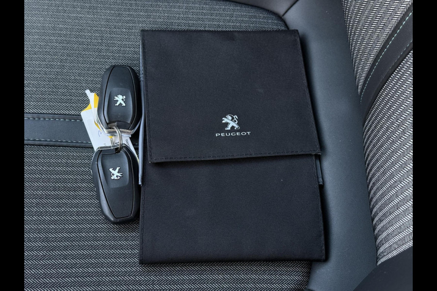 Peugeot 5008 1.2 PureTech Allure Pack Business | Navi | Trekhaak | 7 Pers