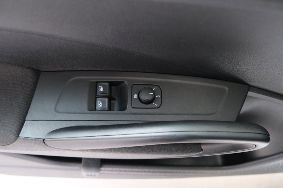 Škoda Fabia 1.0 TSI Ambition - N.A.P. Airco, Cruise, PDC, Carplay.