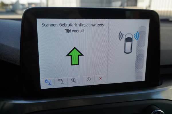 Ford Focus 1.0 EcoB.125PK Hybrid Titanium X Digi-Dash/B&O/ Camera/Parking Pack.