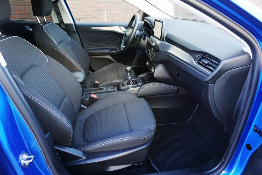 Ford Focus 1.0 EcoB.125PK Hybrid Titanium X Digi-Dash/B&O/ Camera/Parking Pack.