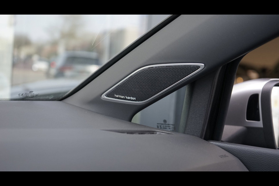 Volkswagen Golf 8 R 2.0 TSI Performance 4Motion AUTOMAAT-ACC-CAMERA-HARMAN KARDON-HEADUP-IQ LIGHT-MODE-NAVIGATIE-PANORAMA