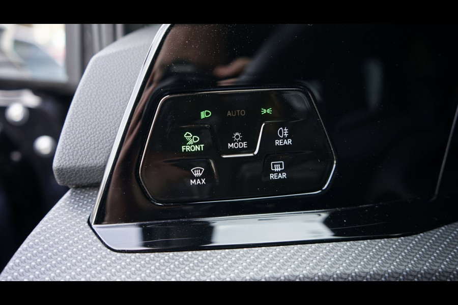 Volkswagen Golf 8 R 2.0 TSI Performance 4Motion AUTOMAAT-ACC-CAMERA-HARMAN KARDON-HEADUP-IQ LIGHT-MODE-NAVIGATIE-PANORAMA