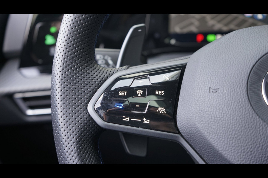 Volkswagen Golf 8 R 2.0 TSI Performance 4Motion AUTOMAAT-ACC-CAMERA-HARMAN KARDON-HEADUP-IQ LIGHT-MODE-NAVIGATIE-PANORAMA