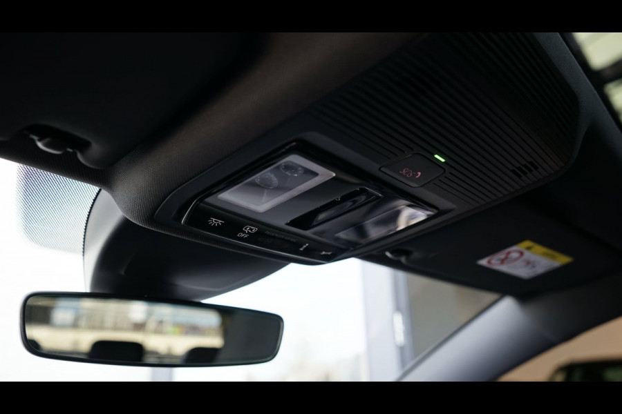 Volkswagen Golf 8 R 2.0 TSI Performance 4Motion AUTOMAAT-ACC-CAMERA-HARMAN KARDON-HEADUP-IQ LIGHT-MODE-NAVIGATIE-PANORAMA