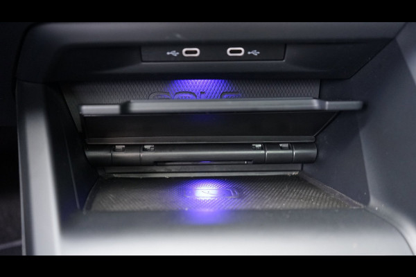 Volkswagen Golf 8 R 2.0 TSI Performance 4Motion AUTOMAAT-ACC-CAMERA-HARMAN KARDON-HEADUP-IQ LIGHT-MODE-NAVIGATIE-PANORAMA