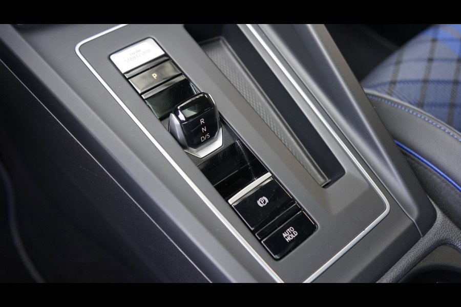 Volkswagen Golf 8 R 2.0 TSI Performance 4Motion AUTOMAAT-ACC-CAMERA-HARMAN KARDON-HEADUP-IQ LIGHT-MODE-NAVIGATIE-PANORAMA