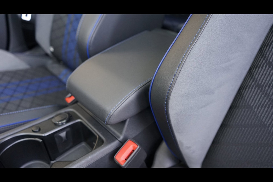 Volkswagen Golf 8 R 2.0 TSI Performance 4Motion AUTOMAAT-ACC-CAMERA-HARMAN KARDON-HEADUP-IQ LIGHT-MODE-NAVIGATIE-PANORAMA