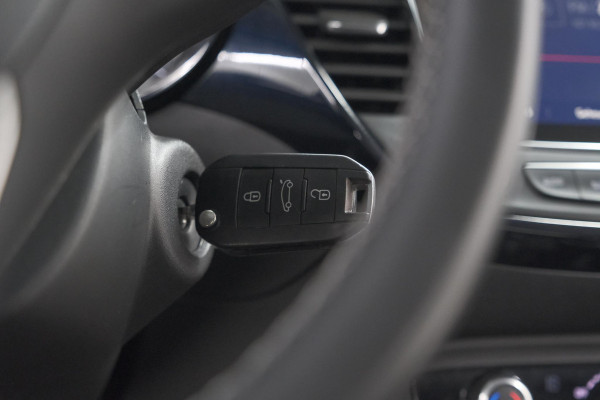 Opel Crossland X 110 Turbo Innovation | Trekhaak | Allseason | Apple Carplay | Parkeersensoren