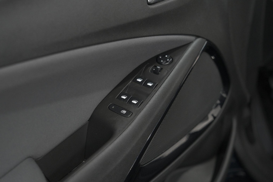 Opel Crossland X 110 Turbo Innovation | Trekhaak | Allseason | Apple Carplay | Parkeersensoren