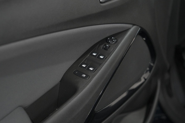 Opel Crossland X 110 Turbo Innovation | Trekhaak | Allseason | Apple Carplay | Parkeersensoren